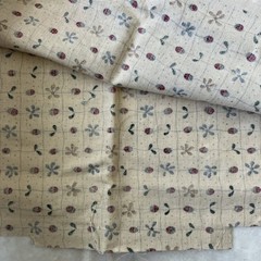 Daisy LADYBUG FABRIC SPRING INSECTS DAISY Cream background Grid Pattern 38 X 38