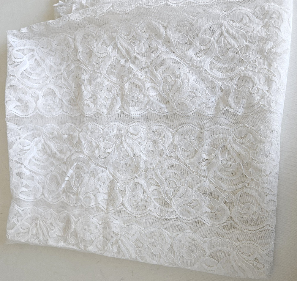 Stretch Lace White Floral Material Fabric 54″ x 1 1/2 Yards Estate Find
