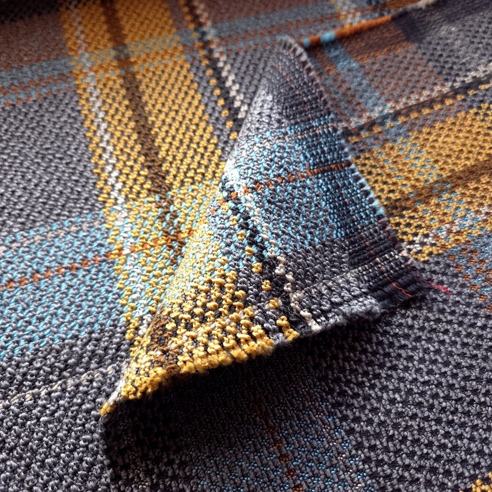 TARTAN PLAID TAPESTRY FABRIC 58 WIDE HEAVYWEIGHT JACQUARD UPHOLSTERY YARD