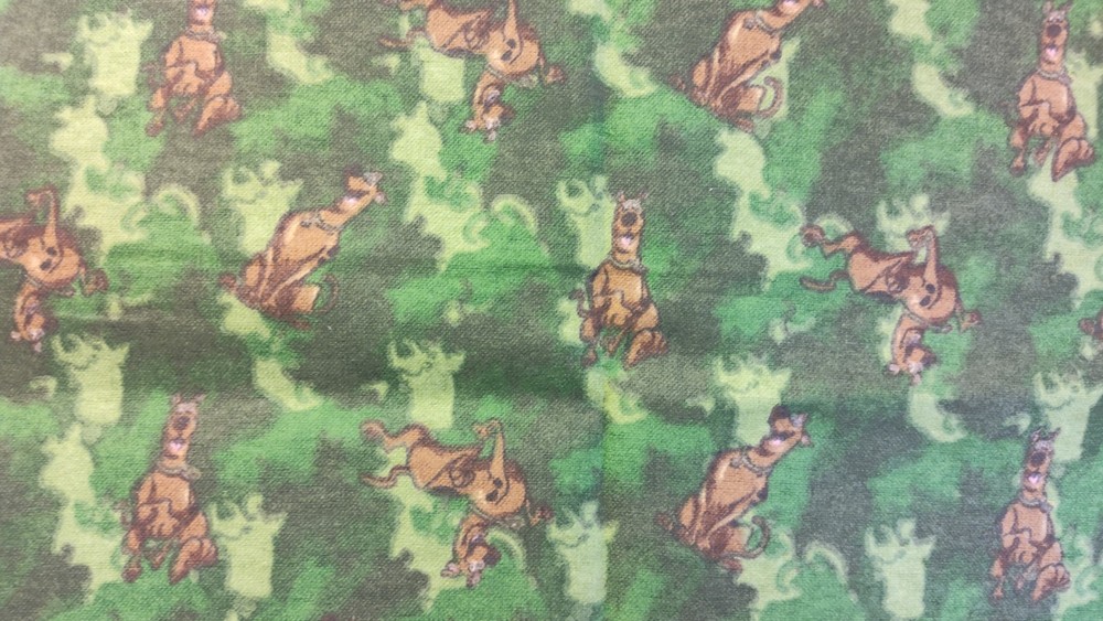 Vintage Fabric Remnant*Scooby-Doo Dog Camo*Brushed Flannel 30″ x 30″ *Z*