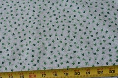 By 1/2 Yd, Green Clover & Silver Sparkles on Quilt Cotton/Fabric Traditions,E154
