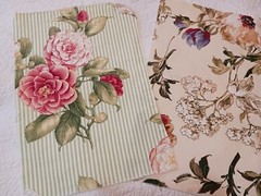 Express Stock 15 Cotton Fabric Samples Light Florals Cream Pink Red 12×16 Metall