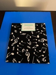 BRAND NEW CREATE IT 100% COTTON MUSIC NOTES PRECUT SEWING AND CRAFT FABRIC 18X21