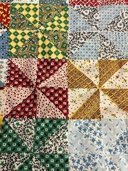 VTG 1970`s Faux Feed Sack Prints 3″ Pinwheel Squares Cheater Quilt 18″X18″ BTFQ