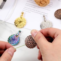 SynHHergyx Yarn Cutter Pendants 5 Pcs Gold, Silver, Dazzle Color, Copper