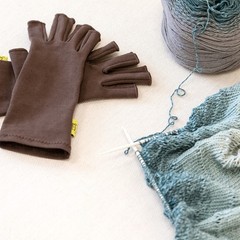 Dritz Crafters Comfort Glove – Small, 1 Pair – 2 Count (Pack of 1), Brown
