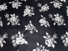 By 1/2 Yd Black & White Rose Daisy Clusters Floral Cotton Quilt Fabric BTHY MBT