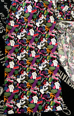2+Yd 44WX75L Vtg SEWING MACHINE TOOLS THREAD SCISSORS BUTTONS Black Quilt Fabric
