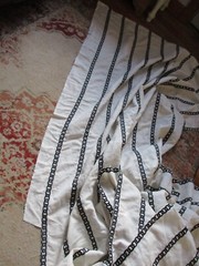 JF Fabrics Tangle Design 5 1/2 Yards Linen Fabric Embroidered Chain Ivory & Blue