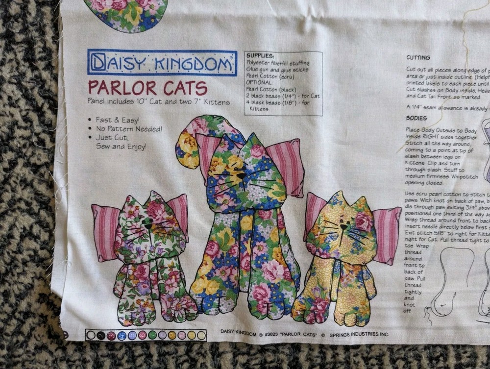 Vintage Daisy Kingdom Parlor Cats Cut and Sew Floral Chintz Coastal Kittens
