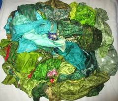 BBI LOT PURE SILK Antique Vintage Sari REMNANT Fabrics 100 GRAMS Green Craft