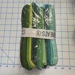 Connecting Threads Color Wheel Solids 15 Count Fat Quarter Cotton Pack In Greens