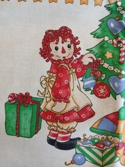 Raggedy Ann & Andy Christmas Border Hearts Fabric