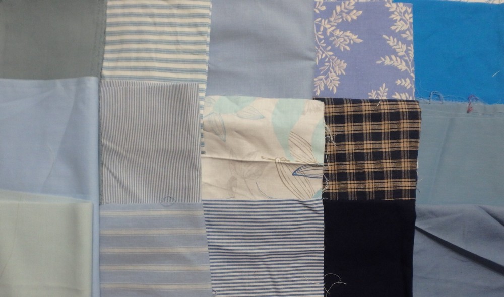 5 lb 14 oz Box of Assorted Fabric Scraps – Various Shades of Blue FSBTB127