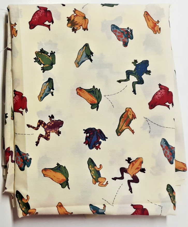 Fabric Traditions frogs cotton cloth fabric material 45″ x73″