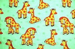 BTY* MOM GIRAFFE WITH NEW BABY ON LT GREEN 100% COTTON FLANNEL FABRIC 42×36″