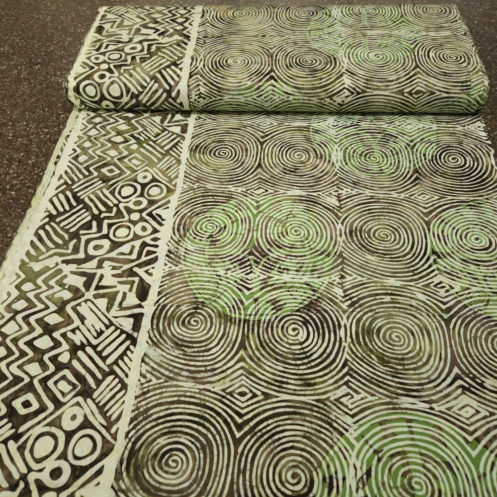 Luau BTY Banyan Batiks Tonal Green Double Border Circles