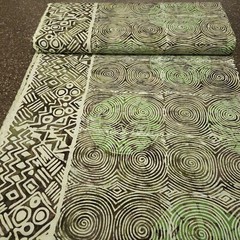 Luau BTY Banyan Batiks Tonal Green Double Border Circles