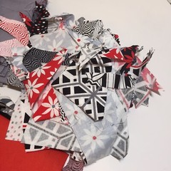 1 Pound 2 Ounces Cotton Print Fabric Quilt Scraps Leftovers Ohio State S
