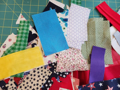 Fabric lot 1 Pound Pieces Remnants Scraps Quilting Craft Small Swatches