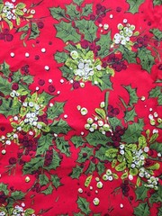 Vintage MCM Springs Cotton Fabric Christmas Mistletoe Holly 52″W x 90″