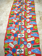 Vtg funny sayings pin button LAUGH-IN 1970s Novelty Print fabric panel 10′ x40″