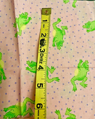 VTG Novelty Leaping FROGS on Pink “Signature Classics” by Oakhurst BTFE