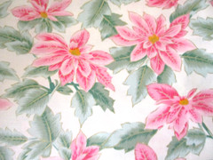 4 YDS SHADES OF PINK POINSETTIAS PALE GREEN LEAVES 100% COTTON