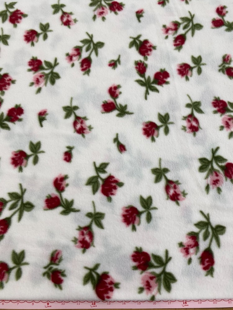 Richlin Fabrics ~ 100% Poly- Yukon Fleece ~ Roses ~ 60″ wide ~ per half yard