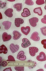 Fat 8 Scrap 9×22 Valentine Fabric “Love Me Do Petite Fours” Hearts $1.32 ship