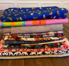 Vintage Fabric Cloth Assorted Patterns Crafts Quilt 10lbs Over 26.5 yards