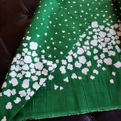 Rich Green Double-Gauze from Japan w/ White Scattered Floral – Double-Border