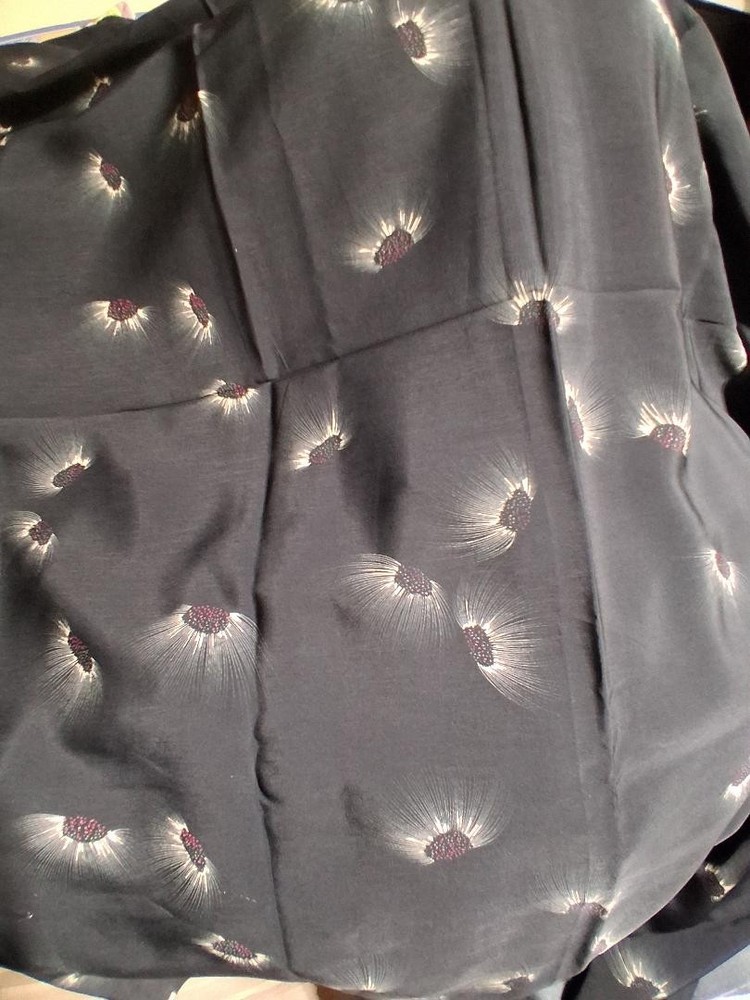 3yd x 44″ BEAUTIFUL BLACK FLORAL JoANNS LIGHT CLOTHING WEIGHT FABRIC.