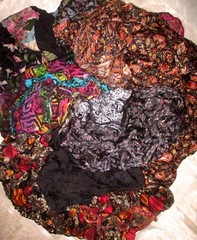 BBI LOT ART SILK Antique Vintage Sari REMNANT Fabrics 100 GRAMS BLACK CRAFT DOLL