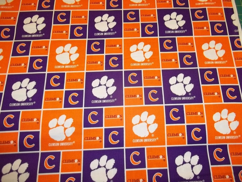 CLEMSON UNIVERSITY ” TIGERS” SQUARES DESIGN BRAND NEW 1 YARD 100% COTTON