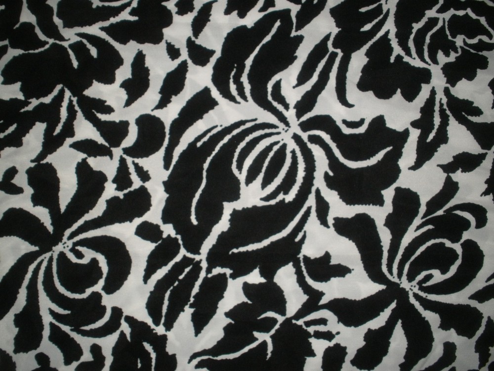 #524 Black White Large Roses Floral 60″ x 40″ New