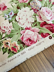 1999 American Folk and Fabric Antique Collection #3005 Ashley Rosette 36″ x 56″