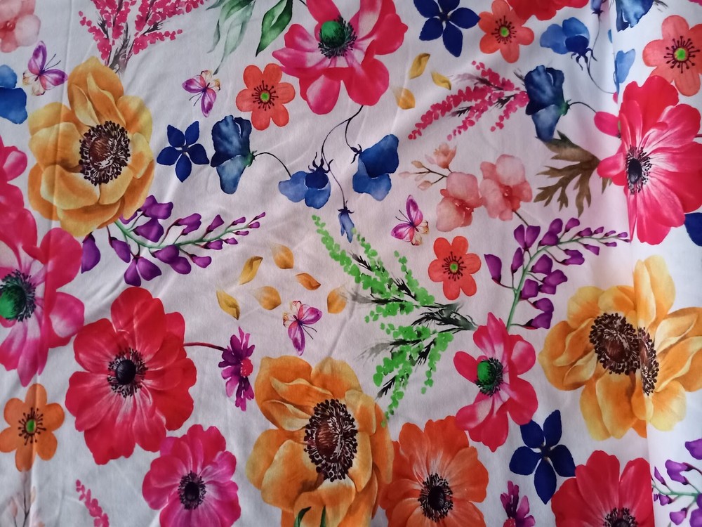 1 M X 1.50 M Cotton Jersey Colorful Flowers Fabric