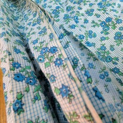 Vintage 60s Blue & White Cotton 5 yds Floral Grid Pattern 37W x 182L Lightweight