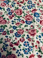 VTG 40-50`s Feminine Cabbage Rose & Other Florals Pink & Blue 36″ w X 25 ½”