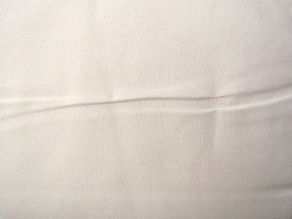 1 yd x 45″ Palencia Combed Broadcloth – Parchment 65% Poly 35% Combed Cotton