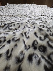Short Cheetah Print Faux Fur Fabric 88″ X 64″