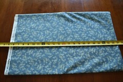 By 1/2 Yd, Green Floral on Blue Quilt Cotton, Clothworks/Skipping Stone, N5368