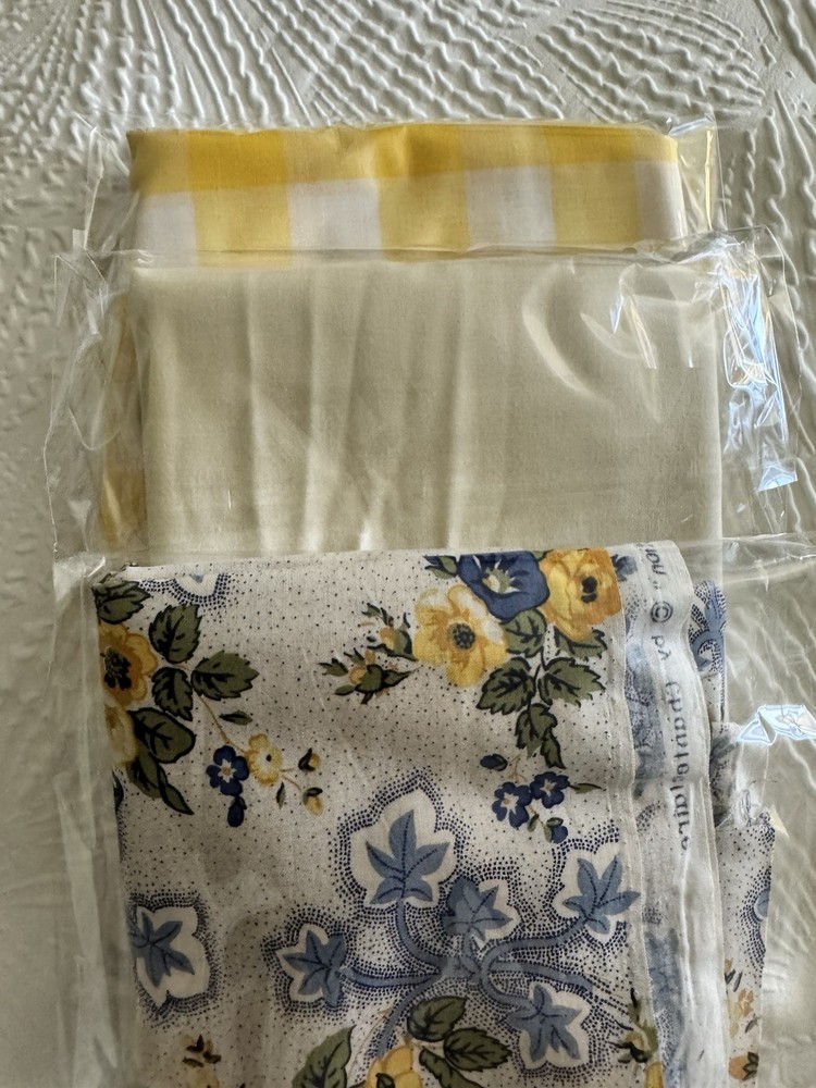Vintage Fabric Remnant Lot Floral Gingham Solid Cotton Blend Craft Quilting