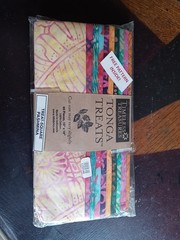 TONGA TREATS Treat Square Pashmina 40 10″ Fabric Squares Timeless Treasure (#92)