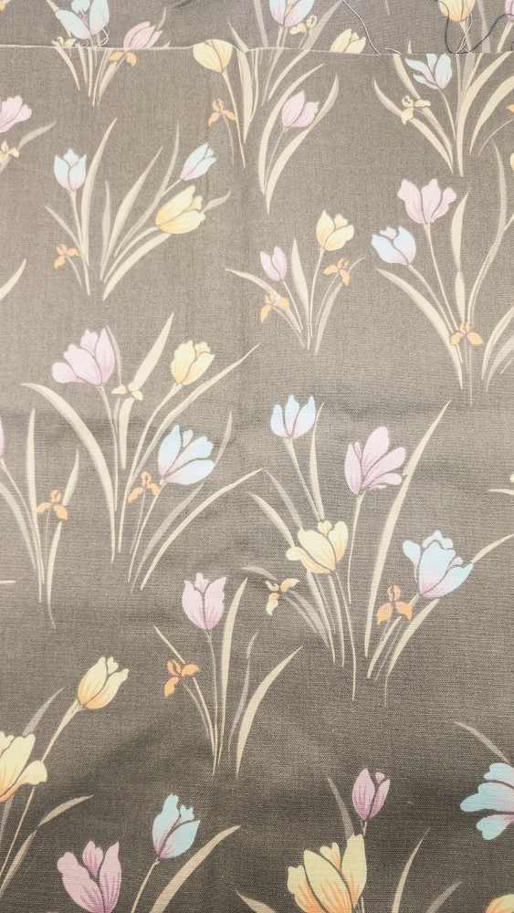 Vintage Fabric * Tulips * 100% Cotton – 116″ x 45″ House ‘ n Home Fabrics 1983