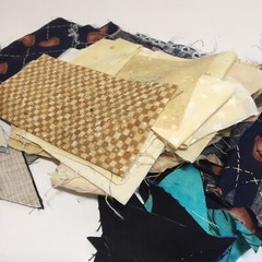 1 Pound 1 Ounces Cotton Print Fabric Quilt Scraps Leftovers Triangles V