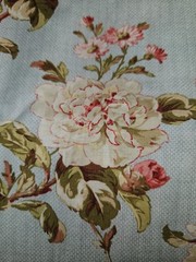 Red Rooster Fabrics Studio “Mrs Miniver”Roses On Blue Cotton Fabric 5 Yrds X 45”