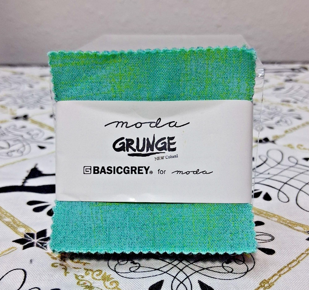 Moda Grunge Multicolor Mini Charm Pack Fabric – 2-1/2″ Squares (42)
