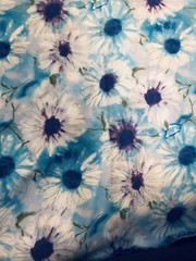 VTG `70-90`s Large Gerbera Daisies White Purple & Blue Floral Sateen 44″X 108″
